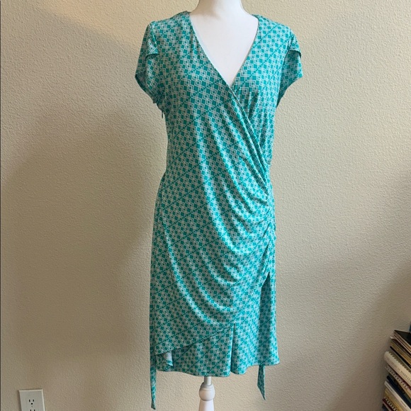Le Chateau Midi Green White Dress Short Petal Sleeves Sz XXL - Picture 1 of 7